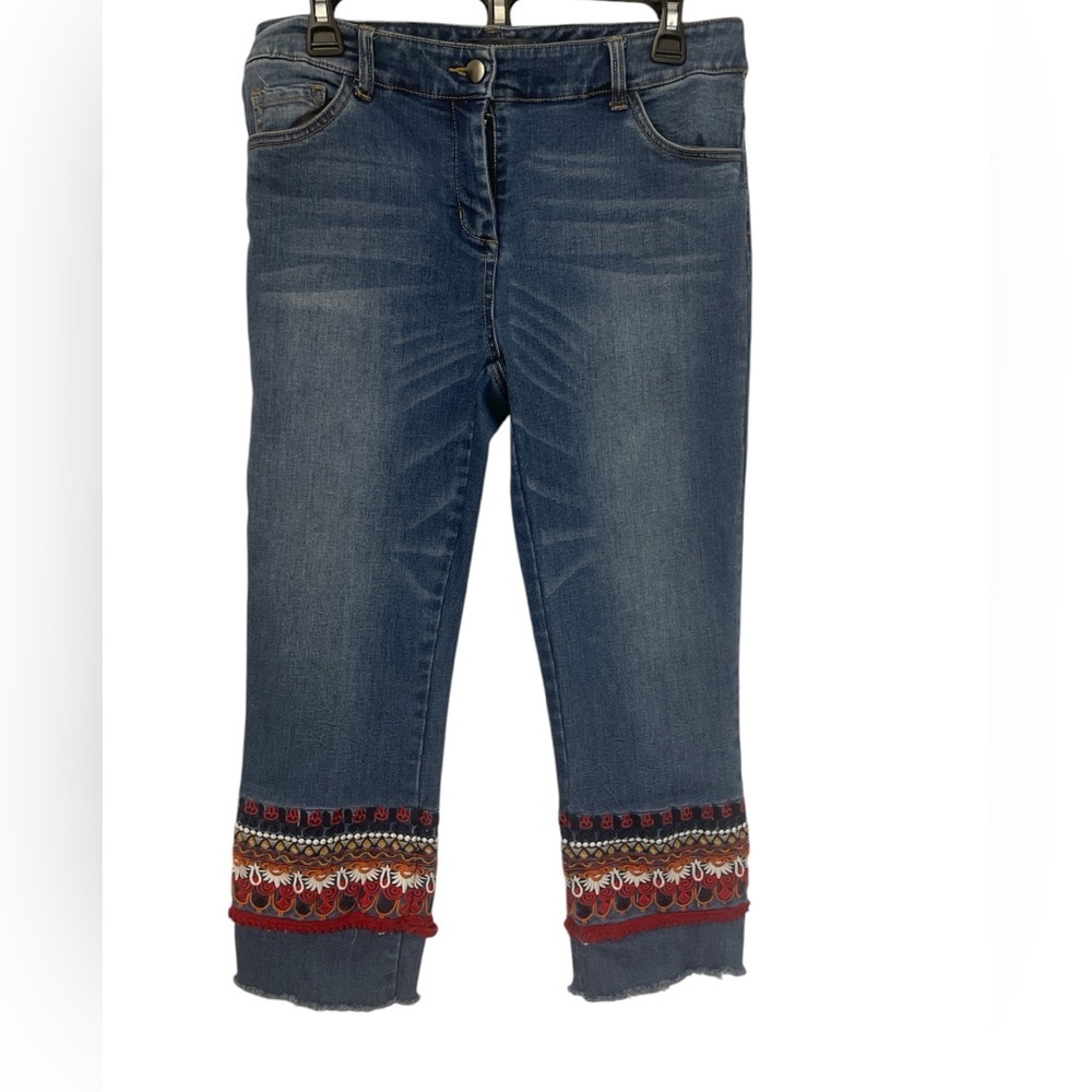 Elliott Lauren Blue Cropped Jeans with embellished Red Embroidery in size 8 - Picture 3 of 9